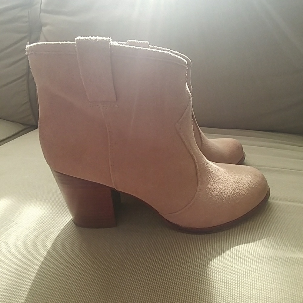 Genuine suede ankle boots like new